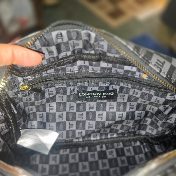London Fog Camera Crossbody Bag - Picture 7 of 8